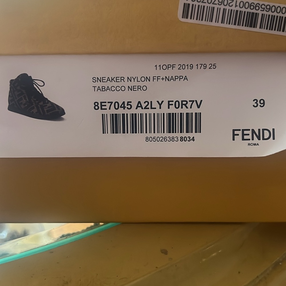 Wrong Size , Worn Once Size 39 - image 5